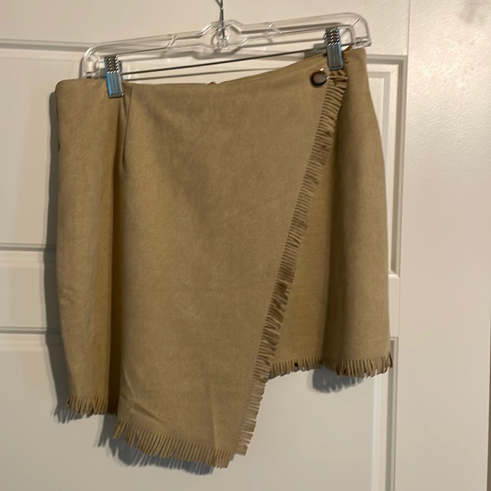 Light suede fringe skirt